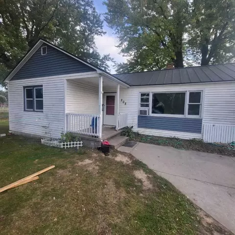 208 Hageman Ct, Mauston, WI 53948