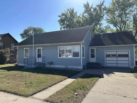 309 W Warehouse St, Muscoda, WI 53573