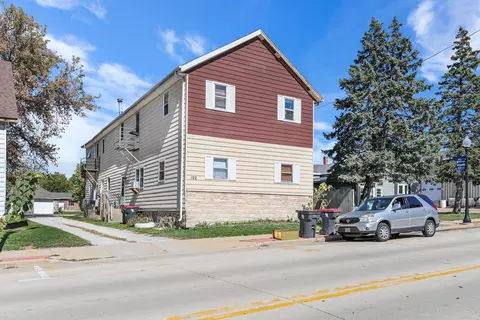 124 Milwaukee St, Johnson Creek, WI 53038