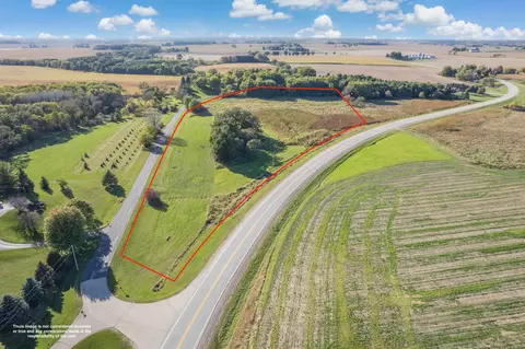 11 18 Hillcrest Rd, Juneau, WI 53039