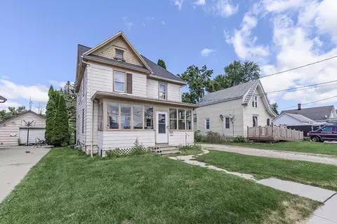414 W 3rd St, Beaver Dam, WI 53916