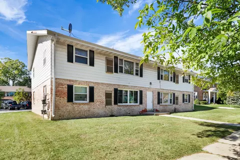 1336 Camden Way, Waukesha, WI 53186