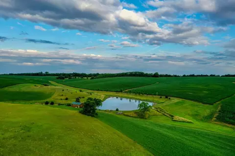 444 Acres County Road Dr, Monroe, WI 53566