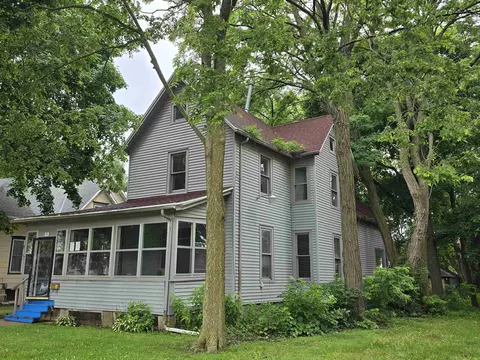 1112 S High Ave, Freeport, IL 61032