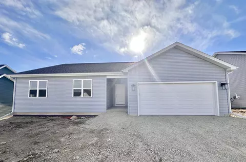371 Orchid Ave #L53, Stoughton, WI 53589