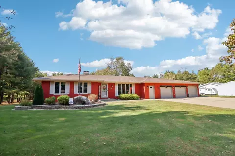 7865 N Pine View Dr, Edgerton, WI 53534
