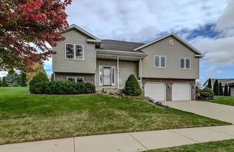 103 E Northlawn Dr, Cottage Grove, WI 53527