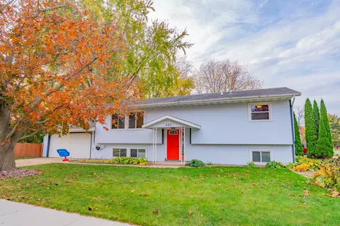 825 Harvard Dr, Sun Prairie, WI 53590