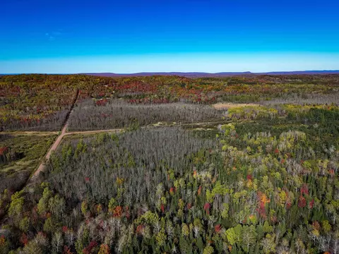 6095 South Dr # W, Hurley, WI 54534