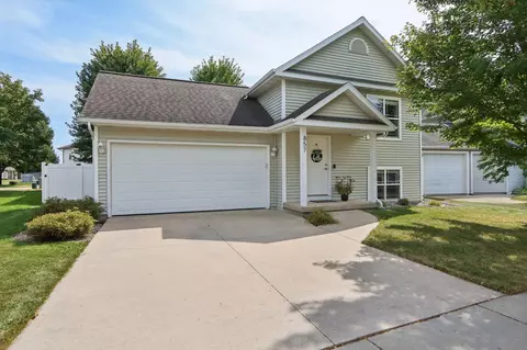 857 Robin Dr, Sun Prairie, WI 53590
