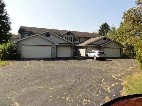 435 Bowlavard Ave #5, Belleville, WI 53508