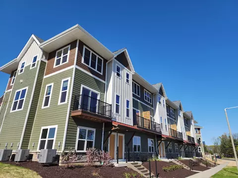 2674 Notre Dame Dr #708, Fitchburg, WI 53711