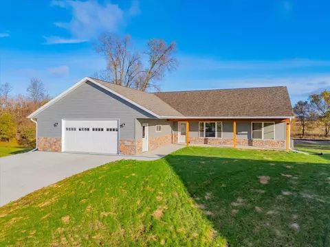 425 Mourning Dove Ct, Arena, WI 53503