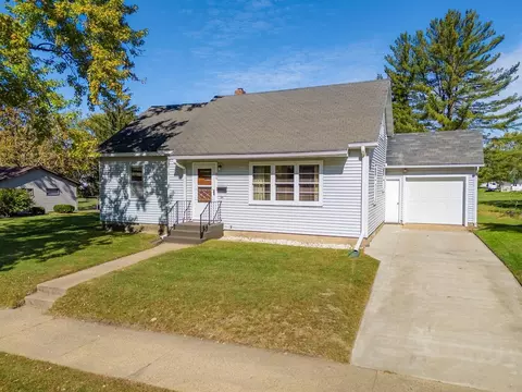 615 Lucky St, Reedsburg, WI 53959