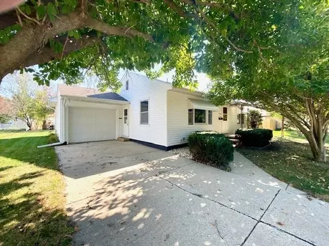 1339 S Washington St, Janesville, WI 53546
