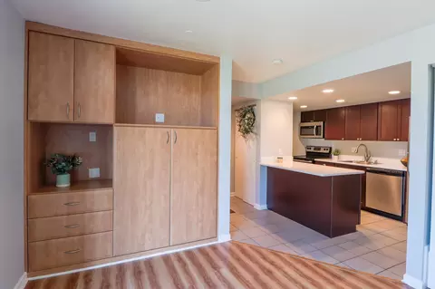 545 Donofrio Dr #4, Madison, WI 53719