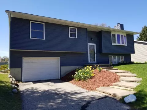 2226 Woodside Dr, Cross Plains, WI 53528
