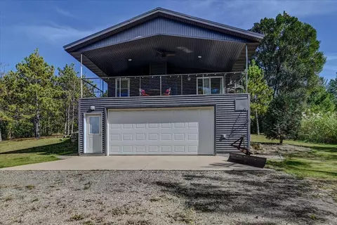 8611 Davis St, Verona, WI 53593