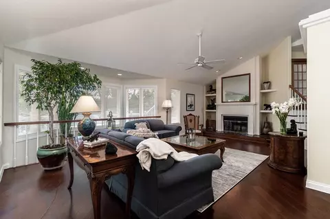 722 Pleasant Oak Dr, Oregon, WI 53575