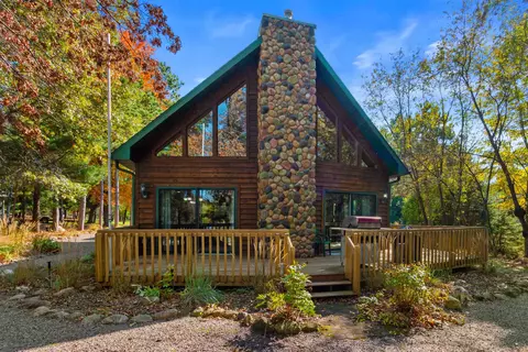 331 Robindale Ct, Nekoosa, WI 54457