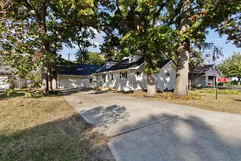 135 E Yost Dr, Beloit, WI 53511