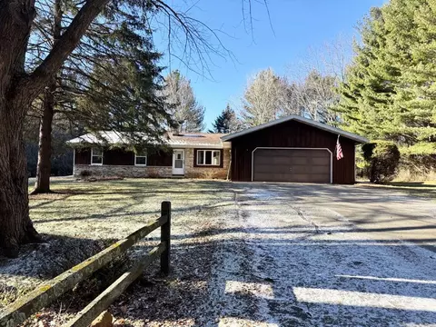 n9221 Breezy Point Road, Fox Lake, WI 53933