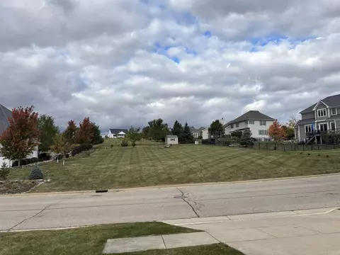 699 S Stone Ridge Dr, Lake Geneva, WI 53147