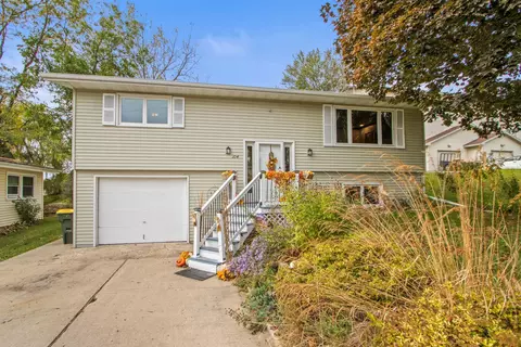 104 S Grove St, Barneveld, WI 53507
