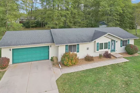 308 Savannah Trl, Pardeeville, WI 53954