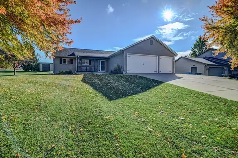 6710 Windsor Ridge Ln, Windsor, WI 53598