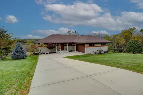 n9235 Cardinal Crest Lane, New Glarus, WI 53574