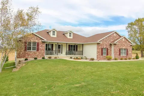 248 Fair Oak Rd, Deerfield, WI 53531