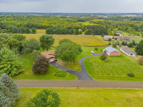 6185 Sommer Valley Cir, Deforest, WI 53532