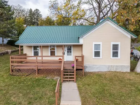 114 9th Ave, Baraboo, WI 53913