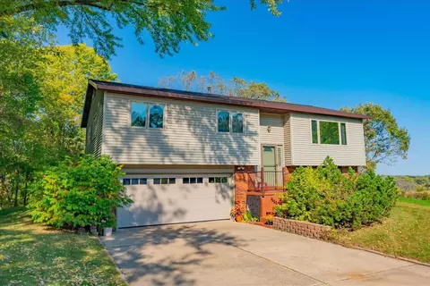 2501 Pinto Trl, Mcfarland, WI 53558