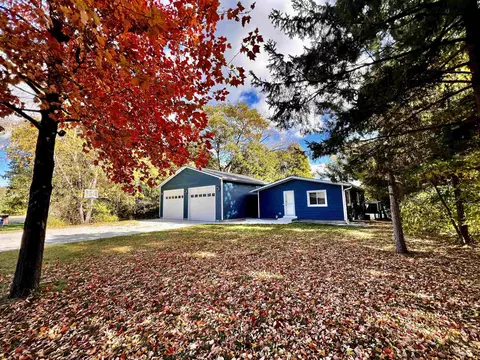 985 Wellington Ct, Nekoosa, WI 54457