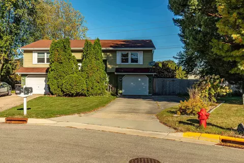 414 Cherokee Ct, Deforest, WI 53532