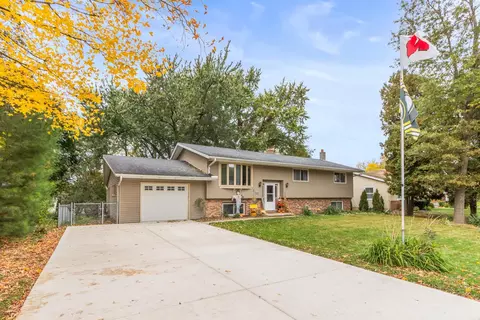 5404 Forest Lawn Cir, Mcfarland, WI 53558