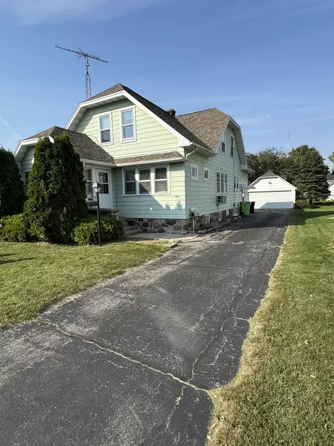 150 Charlton St, Beaver Dam, WI 53916