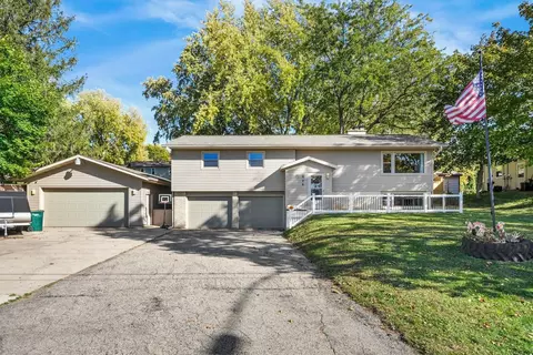 626 N Main St, Cottage Grove, WI 53527