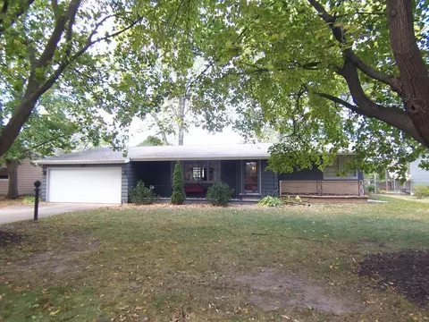 1810 Chippewa Trl, Beloit, WI 53511