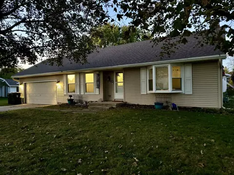 1702 Steven St, Sun Prairie, WI 53590