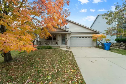 2412 Red Arrow Trl, Fitchburg, WI 53711