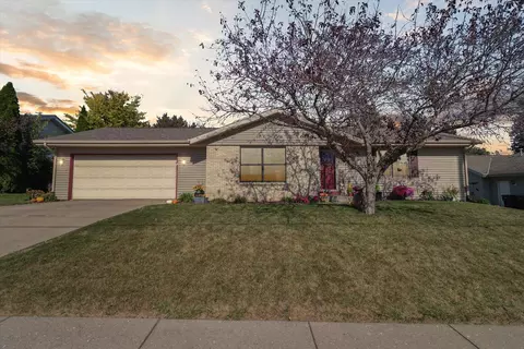 2844 Mineral Point Ave, Janesville, WI 53548