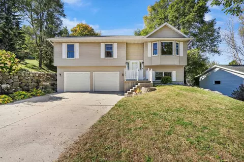 761 Willow Run St, Cottage Grove, WI 53527