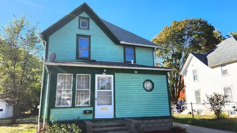 954 8th St, Beloit, WI 53511