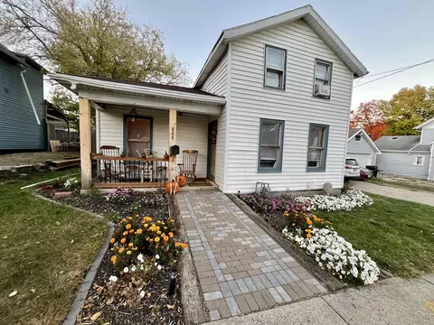 808 Johnson St, Janesville, WI 53548