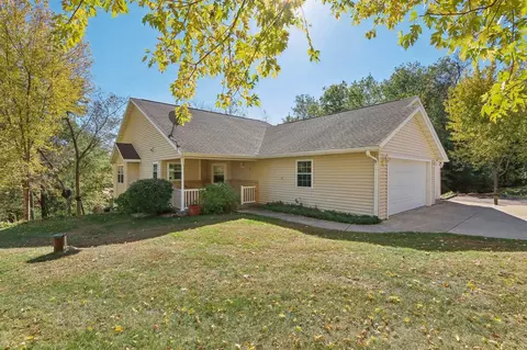 e12017 Grubers Grove Road, Prairie Du Sac, WI 53578