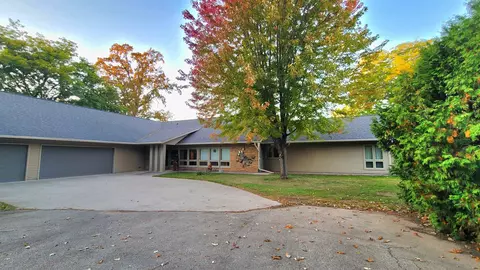 3708 Candlish Harbor Ln, Oshkosh, WI 54902