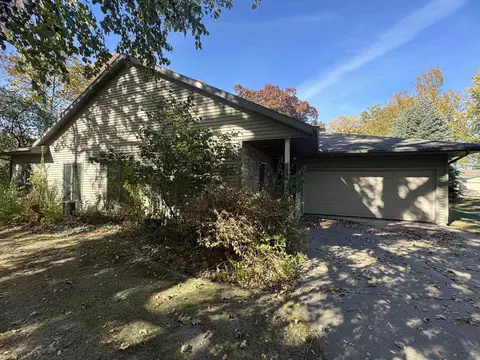 2761 Fuller Dr, Beloit, WI 53511